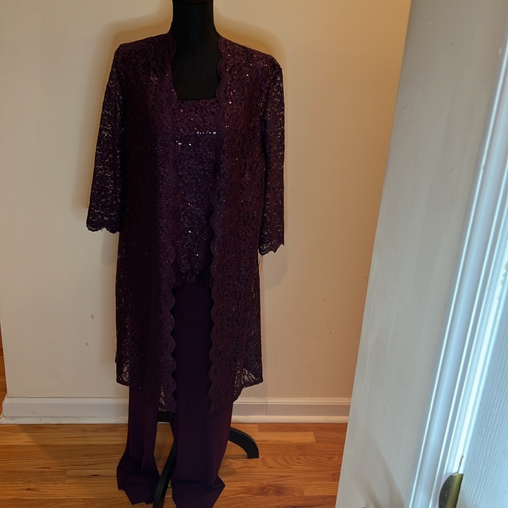R & M Richards 3 piece Pants Suit - Picture 5 of 10